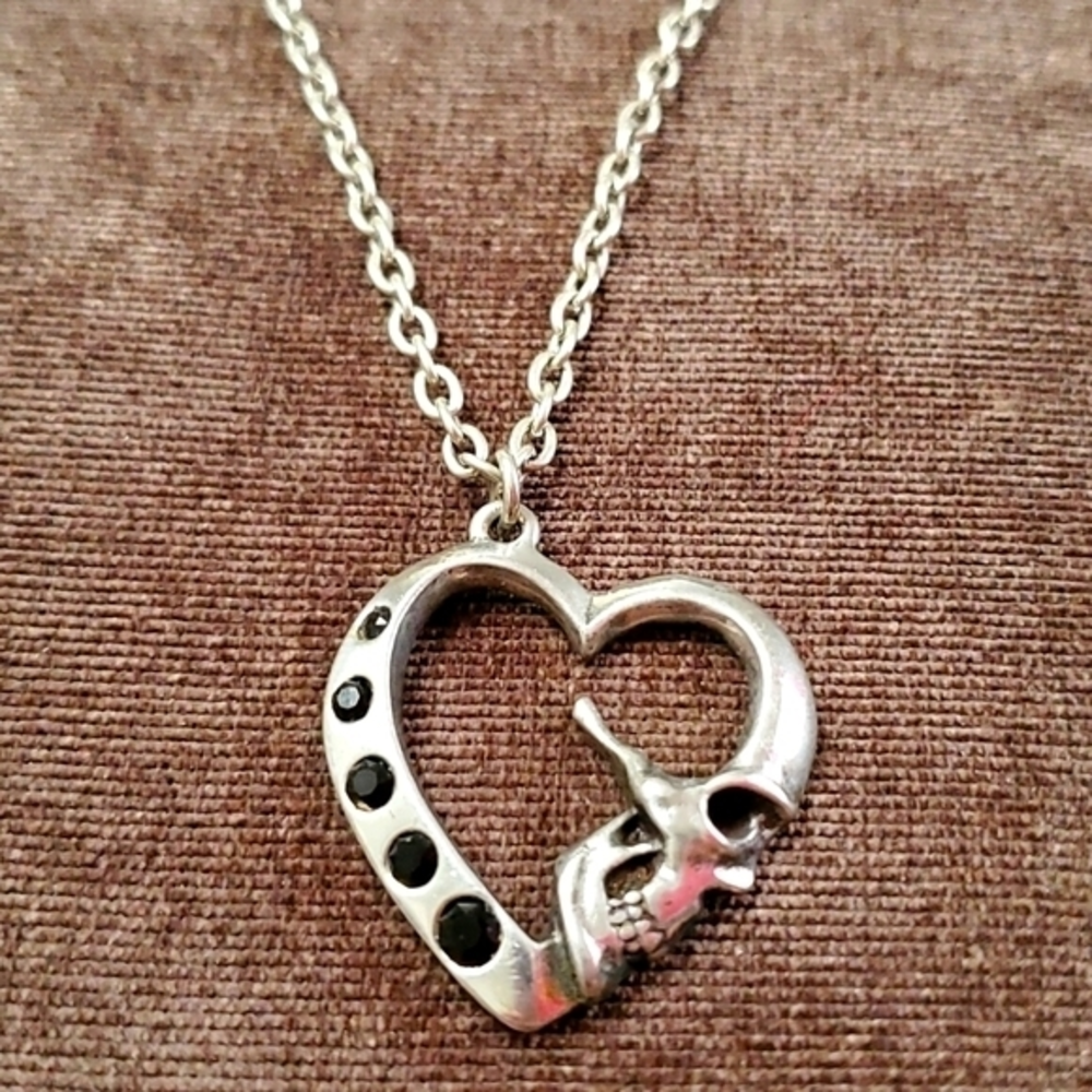 💀 Alchemy of England La Mort De Coeur Necklace‎ w Swarovski Crystals